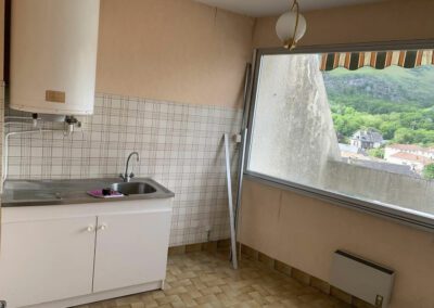 Une cuisine minimaliste à Lourdes
